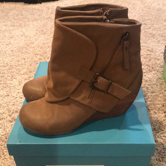 Blowfish wedge shirt boot - Picture 2 of 5